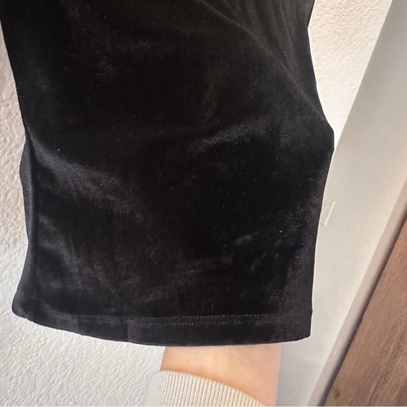 Chase Fame Black Velvet Long Sleeve Ruched Drawstring Top Size M Soft & Stylish - Picture 8 of 8